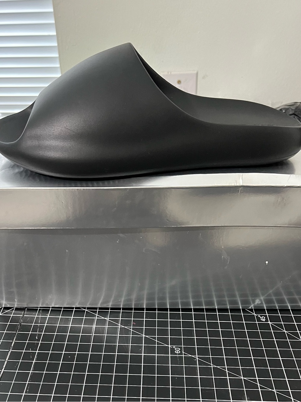Yeezy Black Foam Slide Sandals - Picture 1 of 5